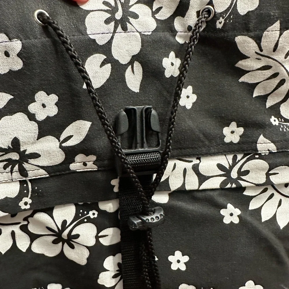 KY’S Hawaii Floral Backpack - Picture 4 of 10